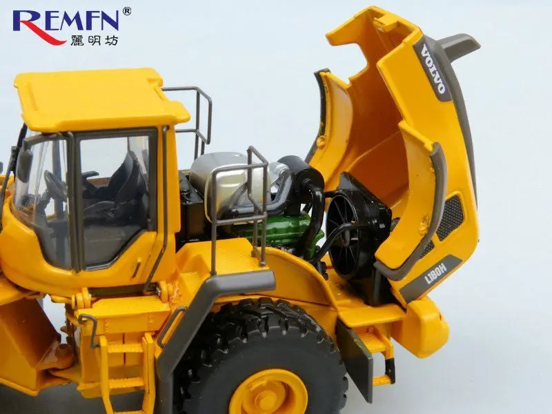 L180H Wheel Loader 1/50 Scale Diecast Model New in Original Box