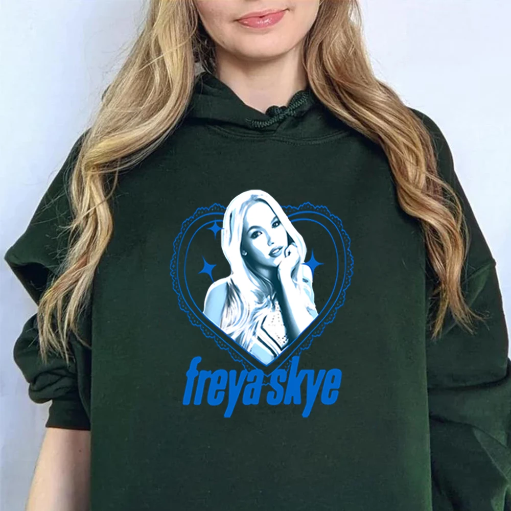 Descendants Zombies Worlds Collide Tour Freya Skye Hoodie The Rise of Red Freya Skye Graphic Shirt Retro Y2k 90s Harajuku Hoodie