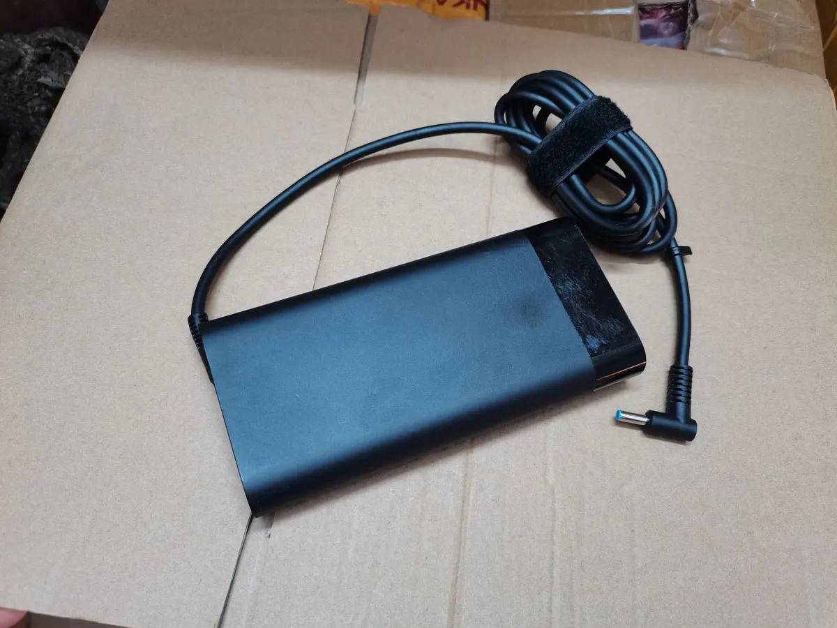 OEM 19.5V 10.3A 200W TPN-DA10 L00895-003 Blue Tip AC Adapter For HP Victus 16-D0023DX 16.1