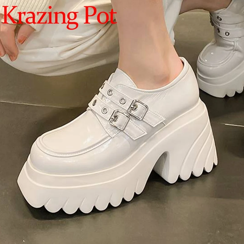 

Krazing Pot Genuine Leather Round Toe Super Thick High Heels Modern Shoes Rivets Belt Buckle Fashion Mature Slip on Maiden Pumps