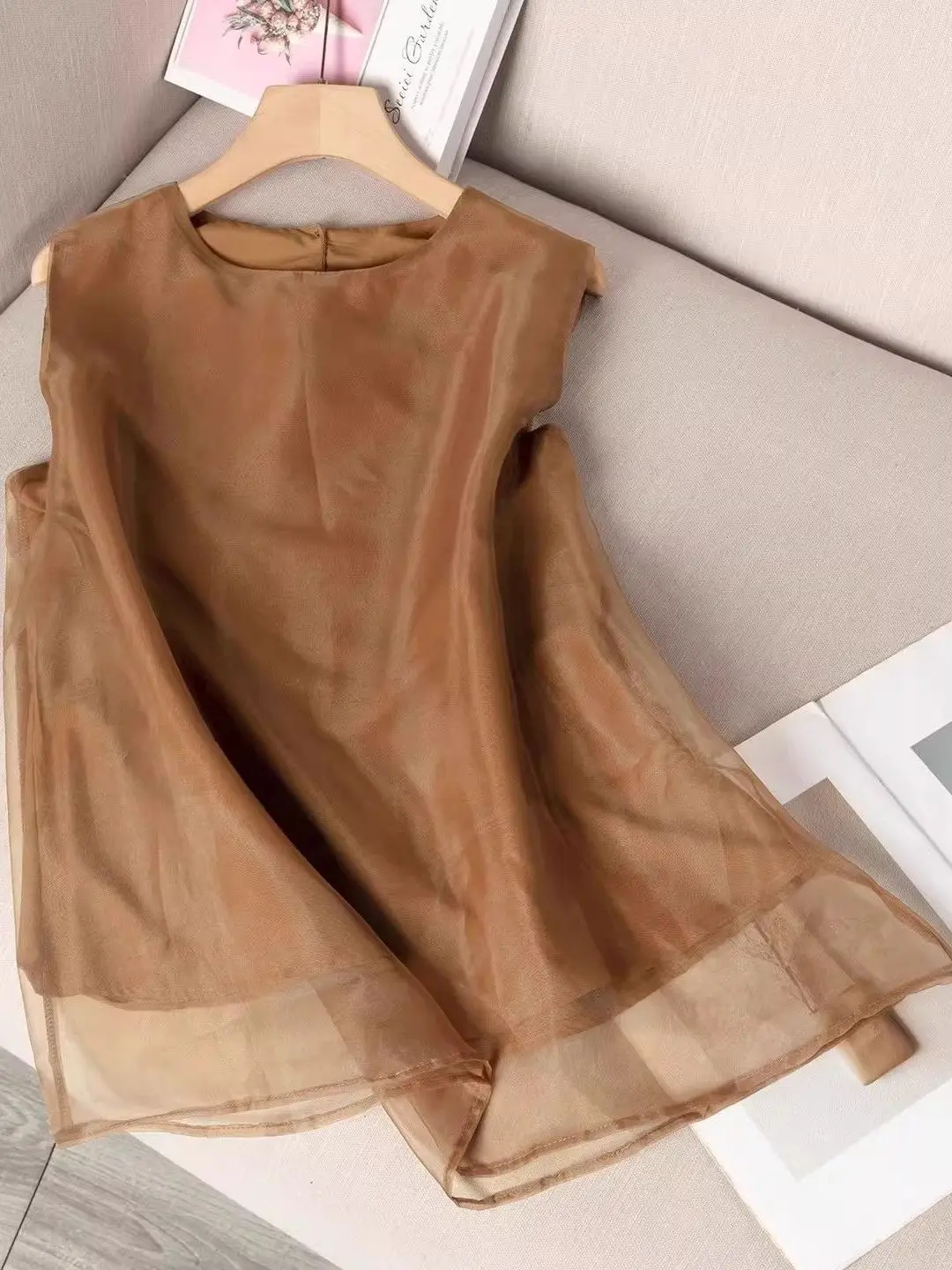 Elegant European Tulle Sleeveless Vest Women's Fashionable Large Size Delicate Top round Neck Loose Fit Polyester Summer 2026