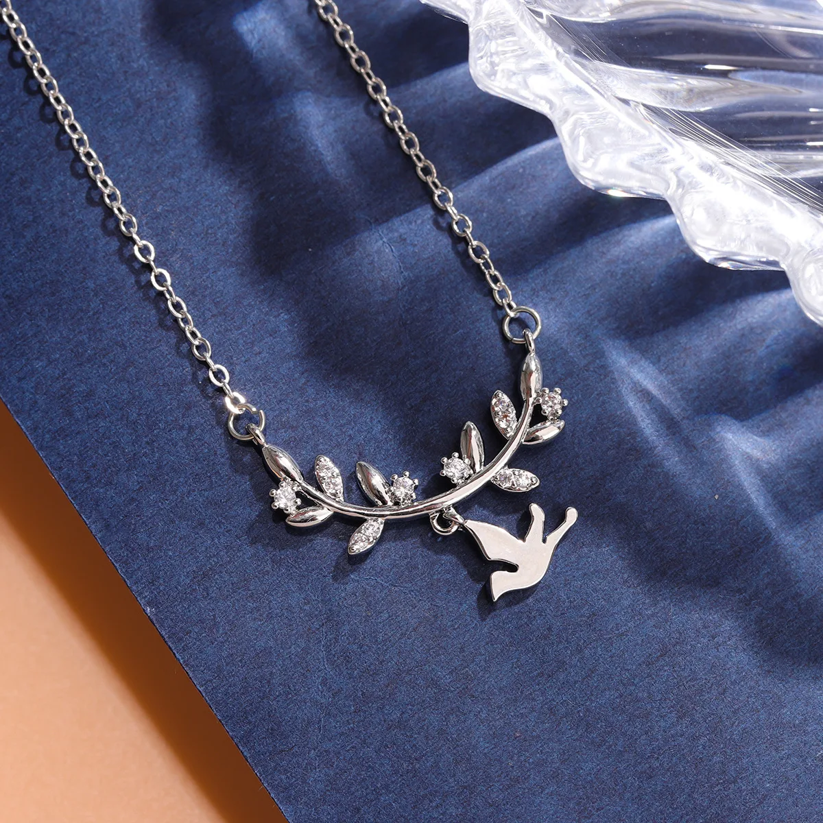 New Spring Personality Crystal Leaf Swallow 925 Sterling Silver Fashion Jewelry Cute Bird Clavicle Chain Pendant Necklaces XL231