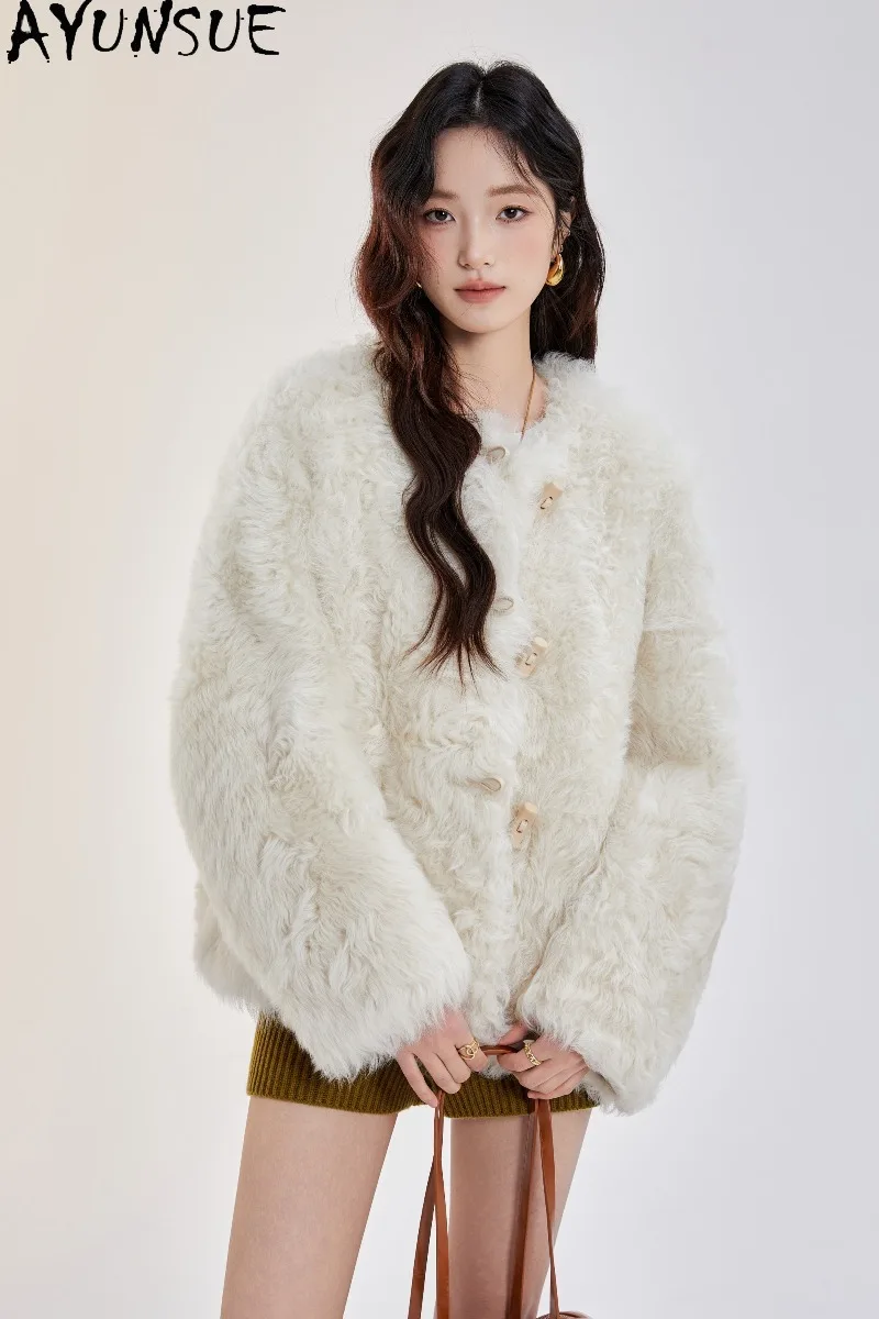 YUSNUE Ladies Short Toscana Sheepskin Shearling Coat Horn Buttons Design Half Curly Fur Genuine Fur Integrated Winter Luxury