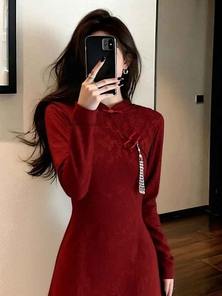 

Новогоднее красное платье-ципао в китайском стиле: модифицированное, стройнящее, уникальное и красивое, для женщин