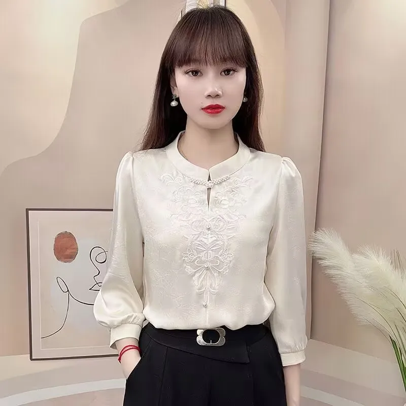

Ele Embroidered Women's irt Tee-Quarter Sve Bead Button Versatile Slimming Top Spring 2025 Faion Design
