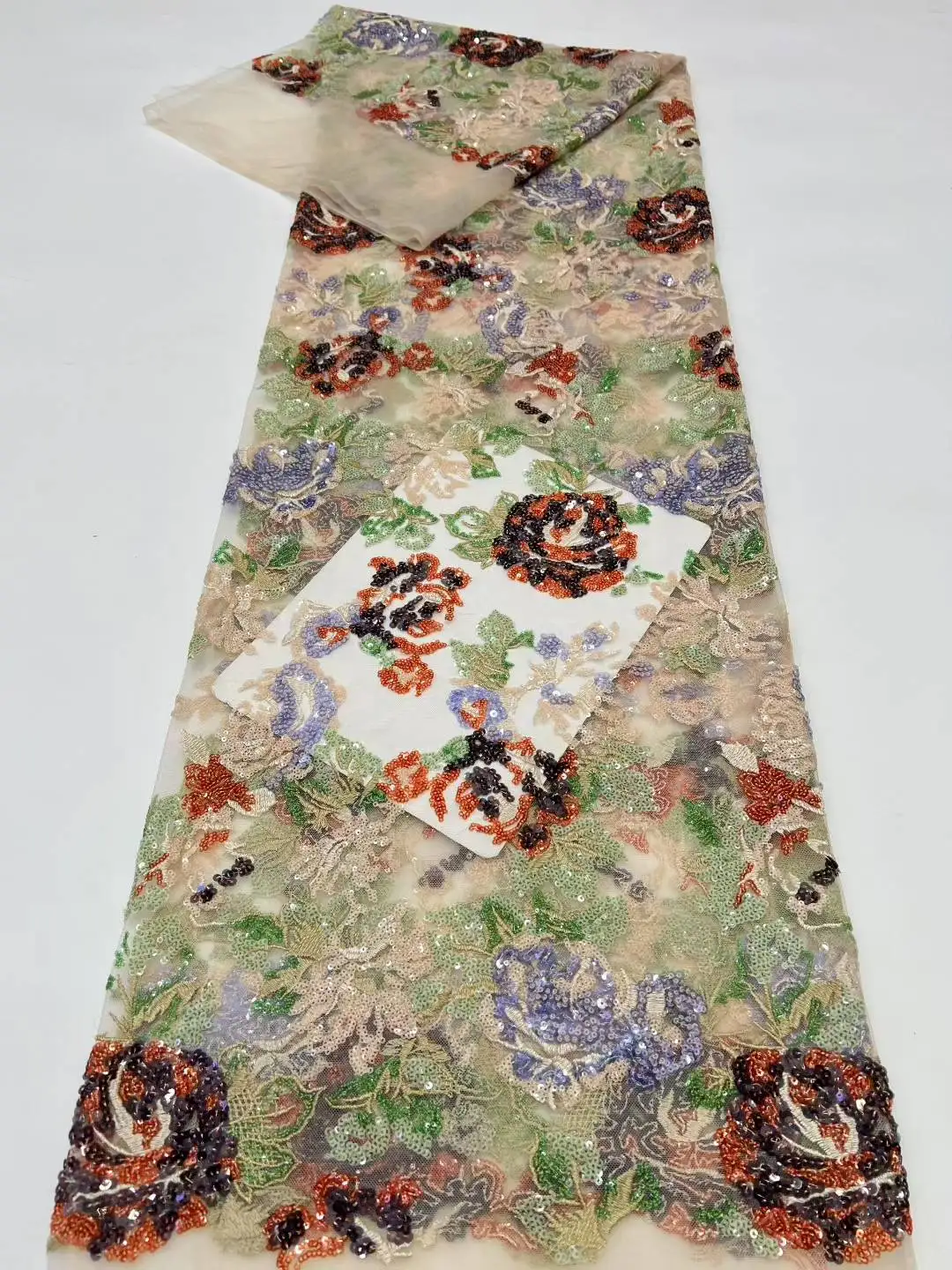 2025最新のクラシックな優れた品質のエレガントな刺繍ヘビーシークインチュールレース生地結婚式のイブニングドレスNN6852_E