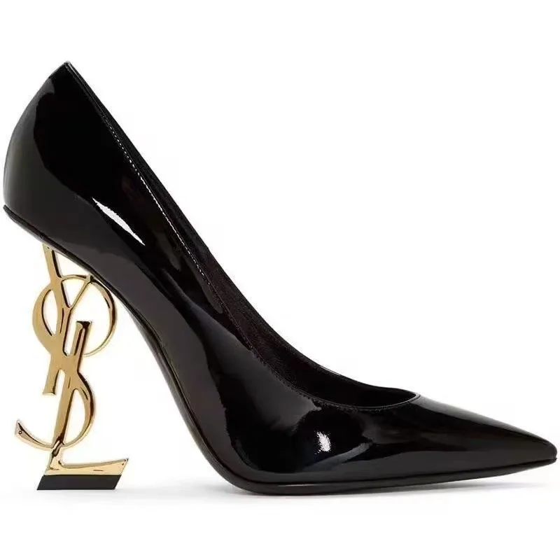 Tacones altos para mujer verano 2025 nuevas letras tacón sexy punta abierta palabra con sandalias de tacón alto de forma especial