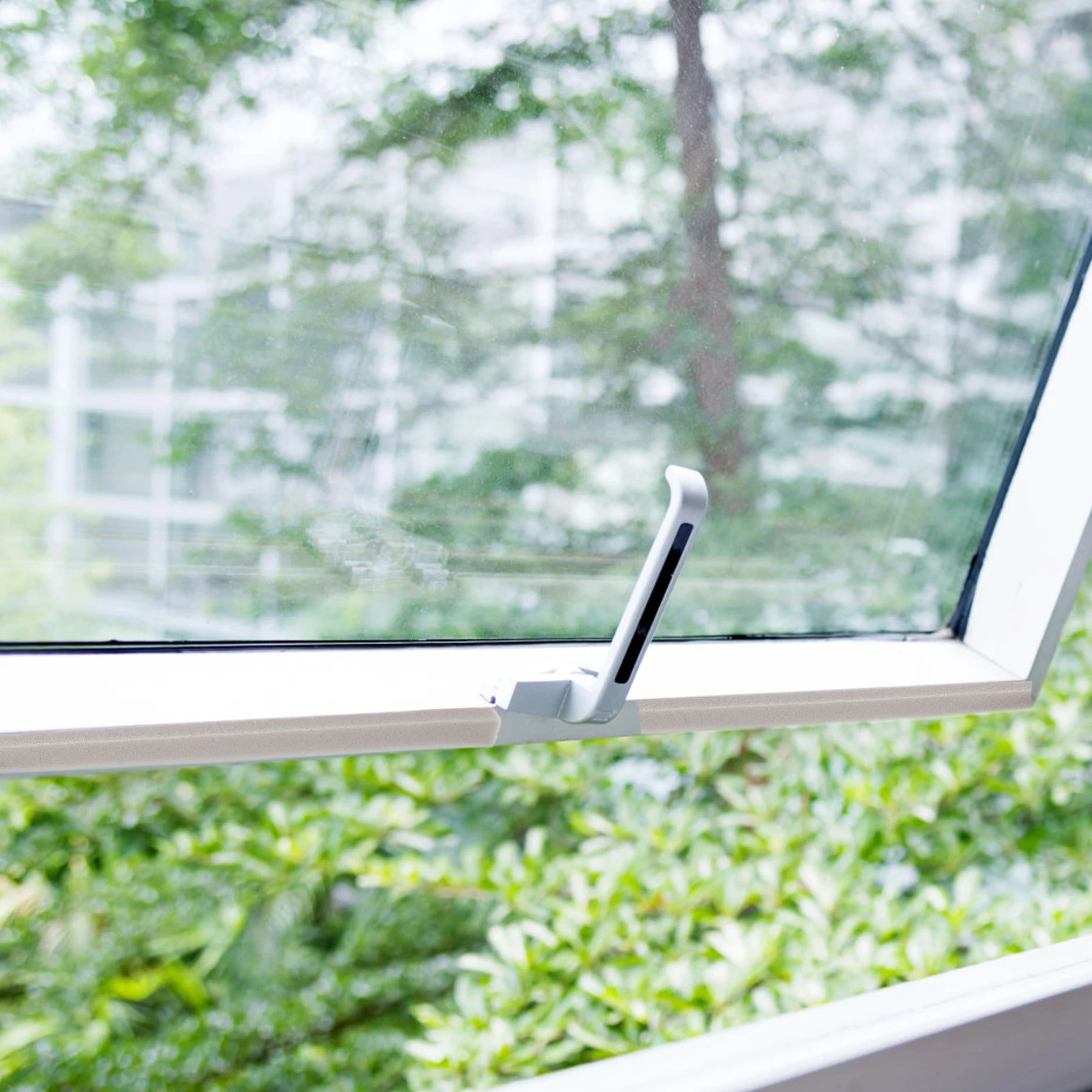 

1 Roll Door Frame Sealing Strip Sponge Soundproof Windproof Adhesive Tape For Windows Doors Glass Wood Closet Cabinet Home Use