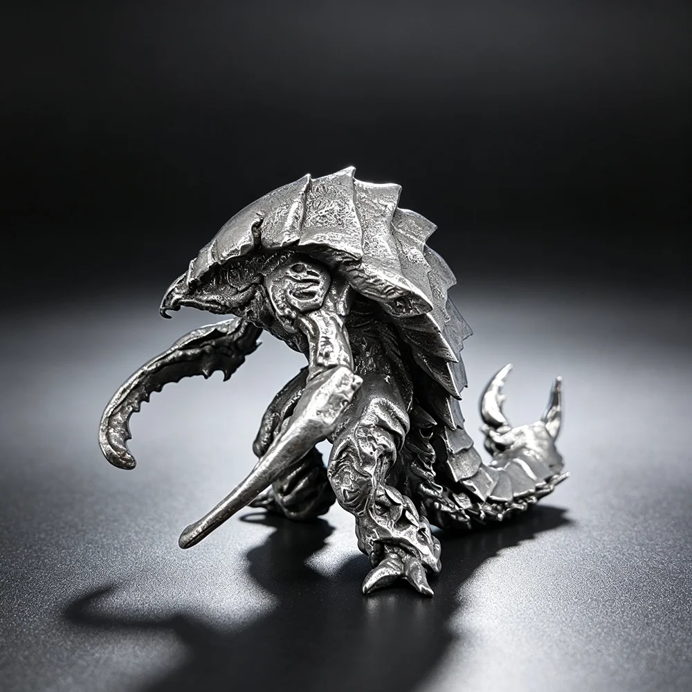 Armor‑clad Bug Monster Zerg Ornaments Copper Model DIY Coloring Figurine Miniature Decoration Craft Gift 1PC
