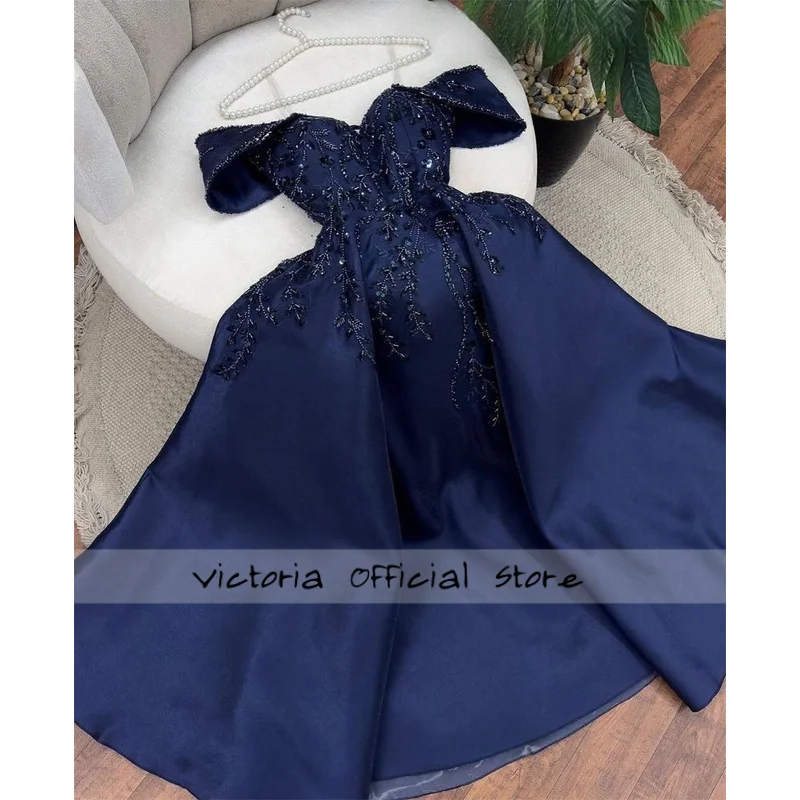 Maßgeschneidertes, exquisites Satin-Abendkleid, zartes, schulterfreies, ärmelloses Partykleid mit U-Boot-Ausschnitt, hochwertige Promi-Kleider