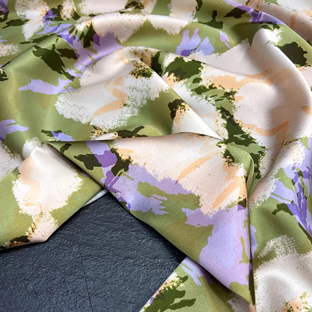 Printed Silk Twill 20 momme Width 140cm Pure Mulberry Silk Luxury Sewing Material For Women Shirt and Dresses Green Flowers