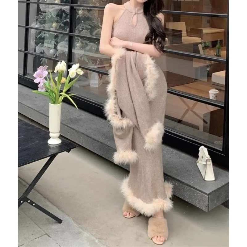 ชุดสไตล์ Pure Desire แบบเรโทร ผ้าถักผสมขนสัตว์ ผ้าคลุมไหล่แบบโค้ทสำหรับผู้หญิง ฤดูใบไม้ร่วงและฤดูหนาว ดีไซน์คอ halter ทรงเข้ารูป กระโปรงทรงดินสอ