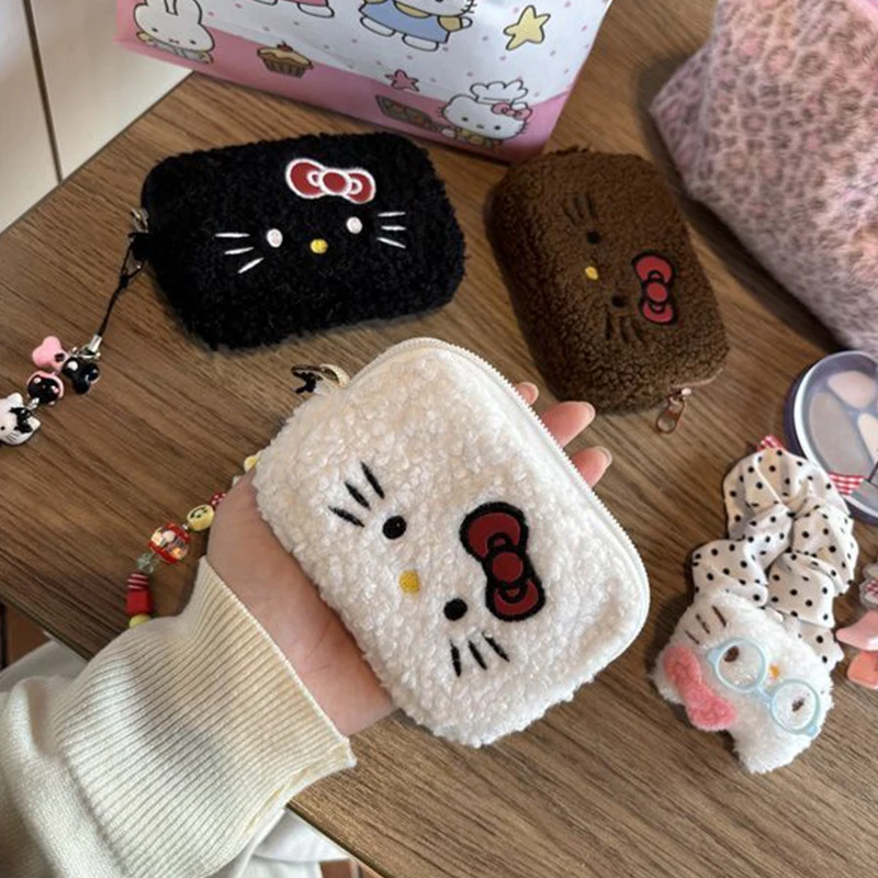กระเป๋าเครื่องสำอางตุ๊กตาเฮลโลคิตตี้น่ารัก กระเป๋าเครื่องสำอางผู้หญิงขนาดเล็ก กระเป๋าคลัทช์น่ารักแบบพกพา ชุดอุปกรณ์อาบน้ำสำหรับเดินทาง กระเป๋าถือ