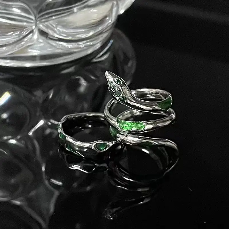 Anello di Harry Potter Serpeverde Anello magico del serpente dello spirito avvolto sulla punta delle dita Anello congiunto originale di Harry Potter Regalo per ragazza della casa del serpente