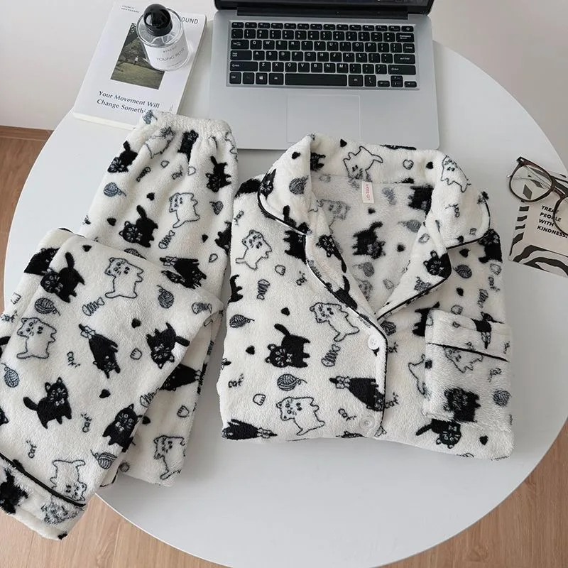 

Winter Warm Flannel Sleepwear Set, Cute Cat Cartoon Plush Long Sleeved Pants Set, Enlarged Loose and Comfortable Home Clothes