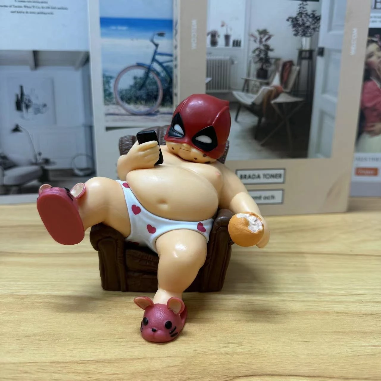 مجموعة Marvel Avengers Deadpool Iron Man Fat Boy، مجموعة لطيفة لسطح المكتب، زينة سيارة لمحبي الأطفال، هدايا ألعاب أعياد الميلاد