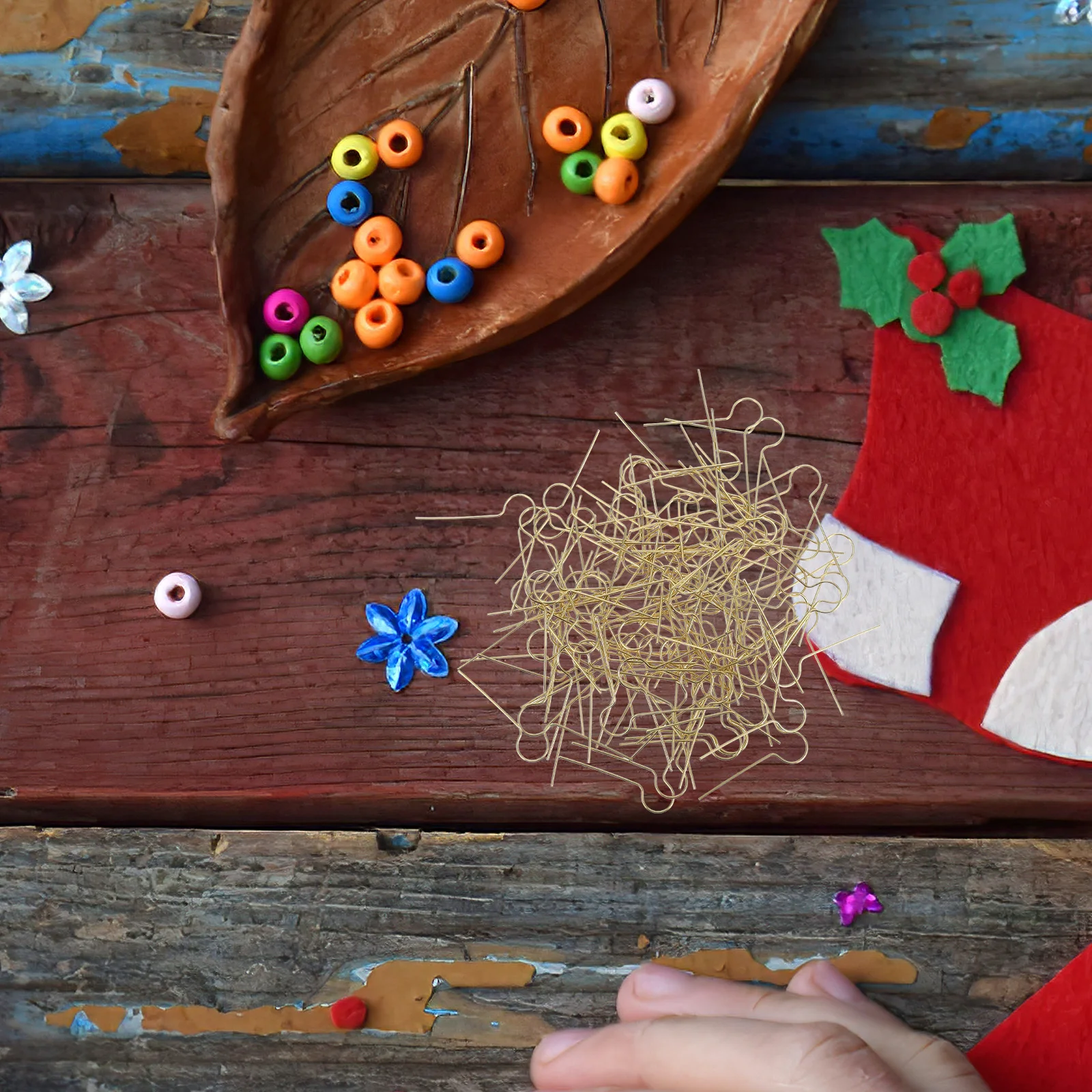 

100Pcs Sleek Finish V-Shaped Ornament Hangers for Christmas Trees and Hats Ornament Hangers Christmas Tree Hanger