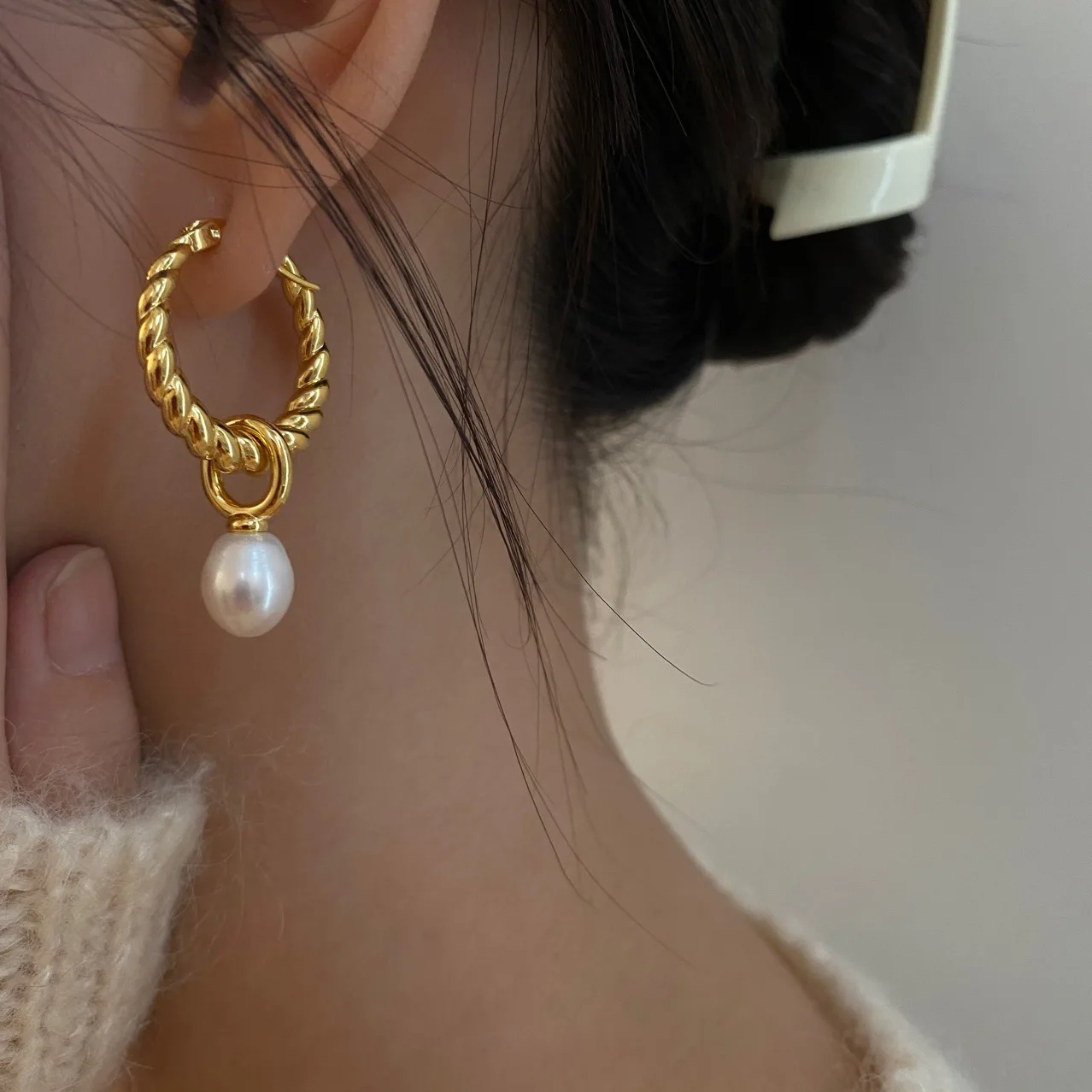 Brass Vintage Real Natural Pearl Twist  Hoop Earrings Women Jewelry Party Boho T Show Gown Runway Rare Korean Japan Trendy