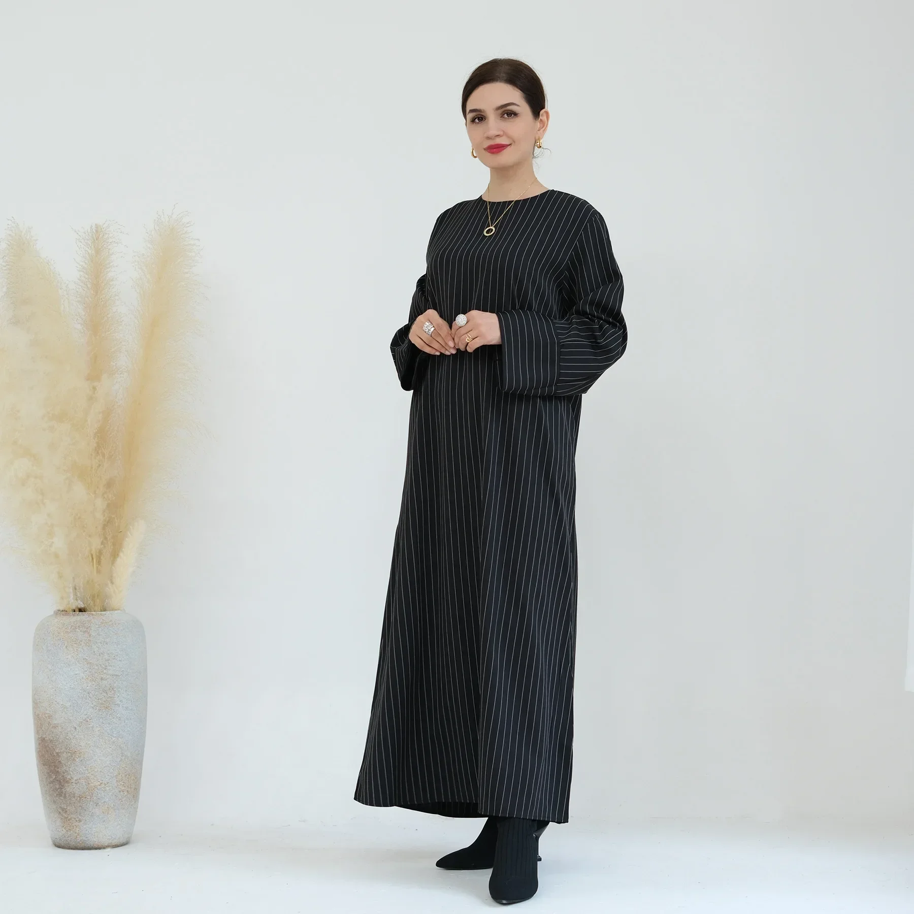 Muslim Abaya for Women Winter Luxury Striped Belted Abayas Islam Long Dress with Pockets Ramadan Dubai Modest Kaftan Hijab Robe