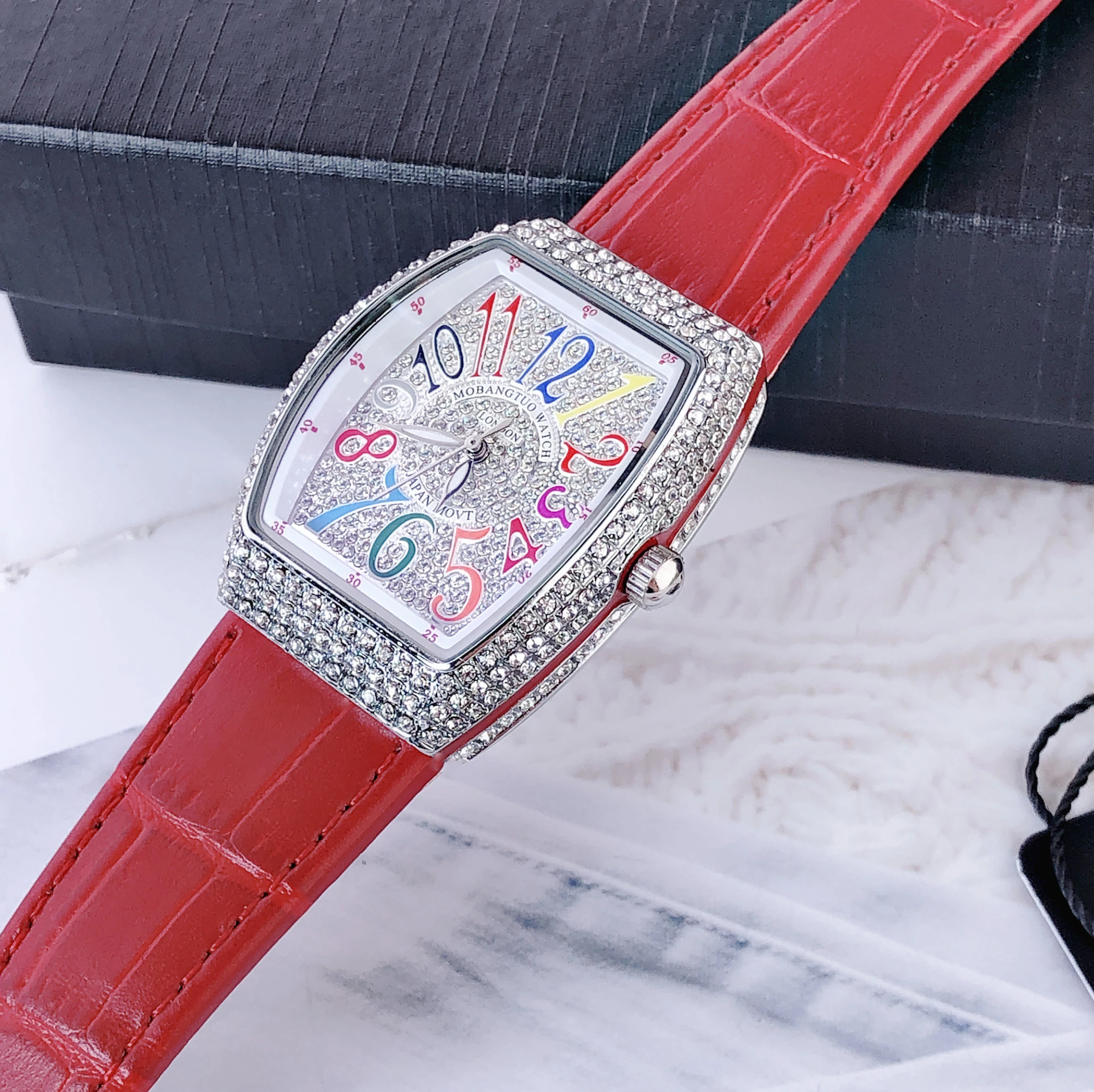 Luxury Tonneau Quartz Ladies Watch Full Rhinestone 3D Stereo Simple Color Arabic Numeral Dial Design Leather Strap Woman Gifts