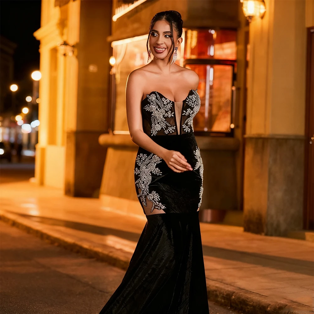 ABITO FORU Abiti da sera eleganti neri in velluto per abito da ballo senza maniche con scollo a cuore lungo fino al pavimento con applicazioni a sirena personalizzate