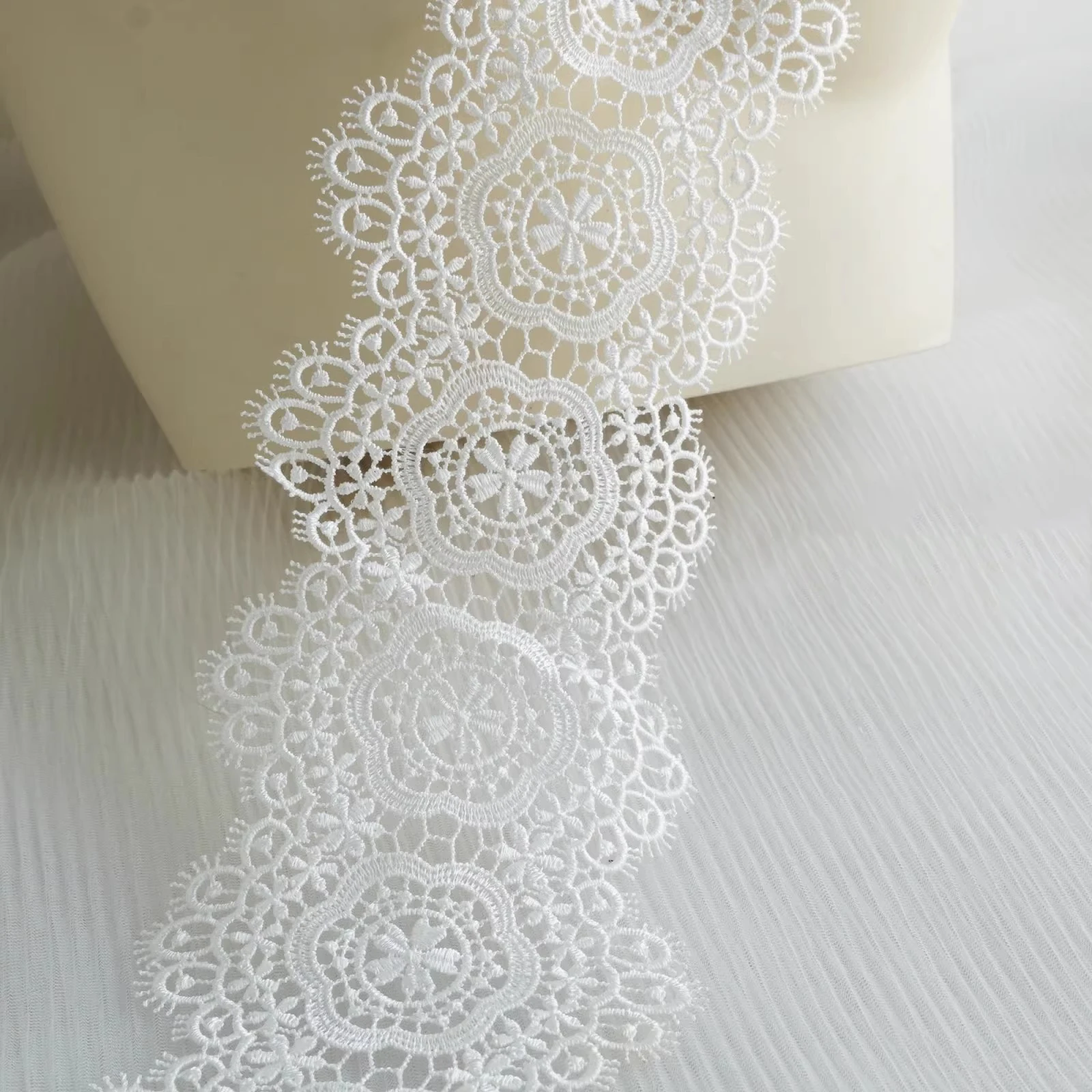 

2 ярда, изысканная водорастворимая кружевная отделка с волнистыми краями, одежда «сделай сам», рукава с подолом, декоративная пришитая кружевная лента