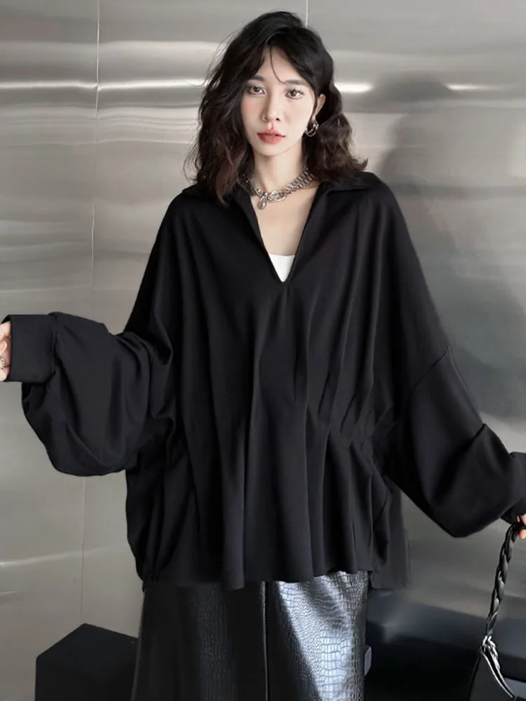 [EAM] Black Pleated Big Size Casual Jacket New V-neck Long Batwing Sleeve Women Coat Fashion Tide Spring Autumn 2024 1DH6865