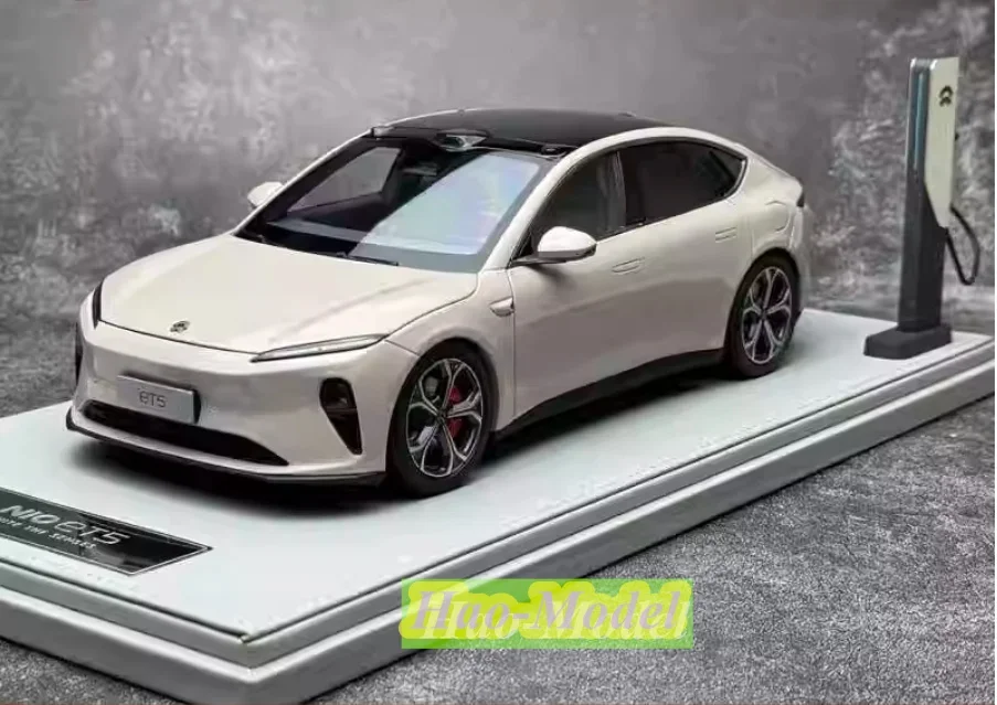 

1:18 для NIO Life ET5, литая под давлением модель автомобиля из сплава металла, детские игрушки, подарки на день рождения для мальчиков, коллекция украшений для хобби, розовый/желтый