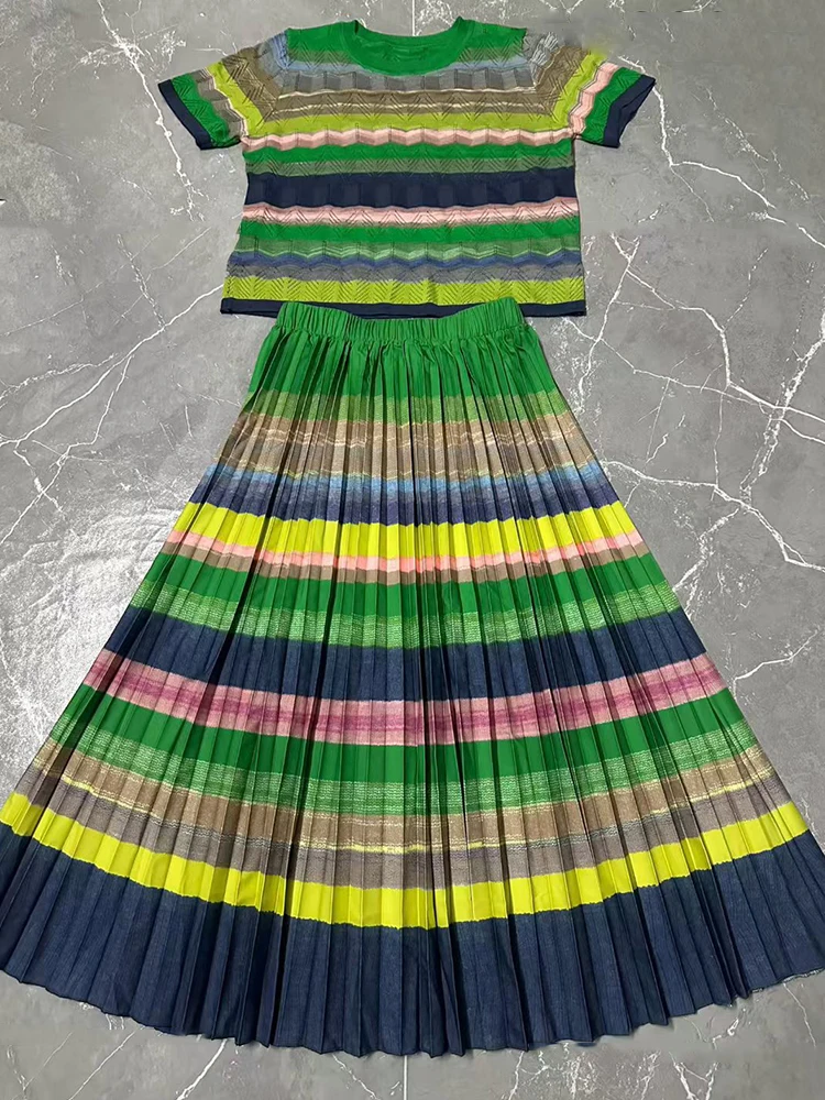 Conjunto cárdigan y falda a rayas retro - usage example