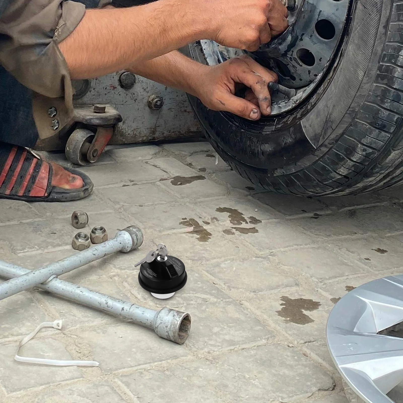 

ABS Locking Gas Cap with Key Fuel Tank Replacement Cover for Car Trucks Suvs Prevents Leakage Easy Installation Stylish Design