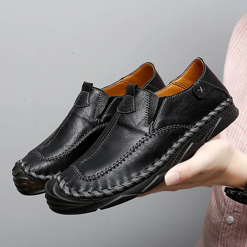 Men Spring  Autumn Casual Shoes Hand Sewn Soft Sole Soft Surface Breathable Lightweight Outdoor Sports Driving Fashionable Shoes