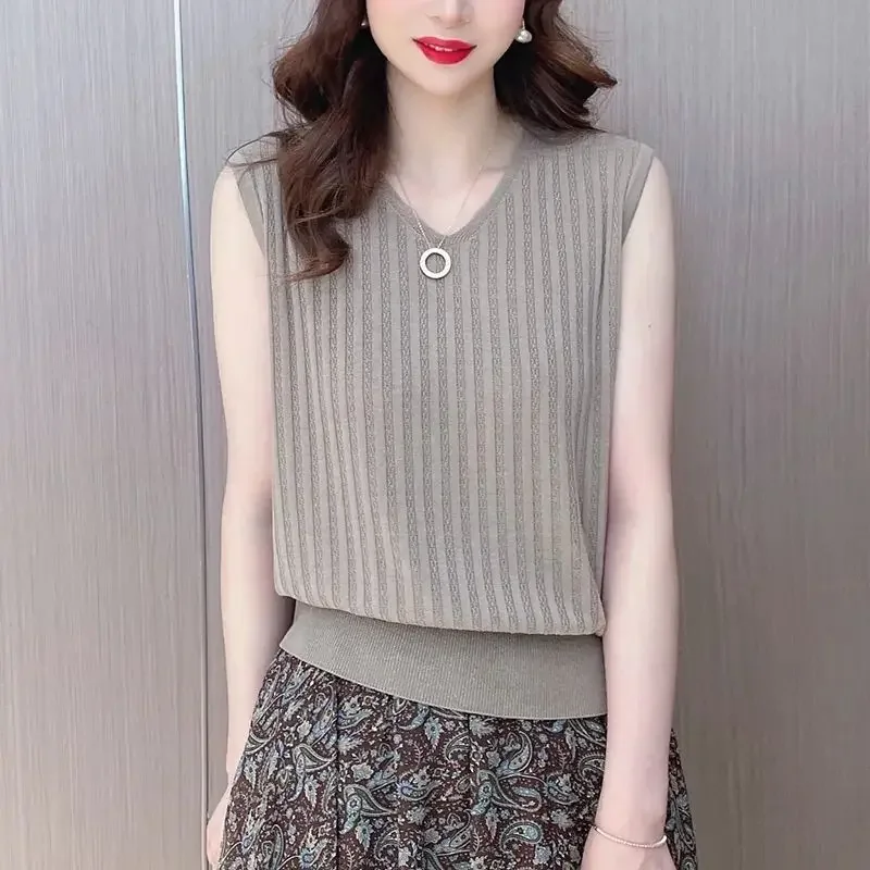 Summer Korean Fashion V-neck Vertical Stripe Temperament Thin Women Solid Screw Thread Loose Versatile Sleeveless Knit Top