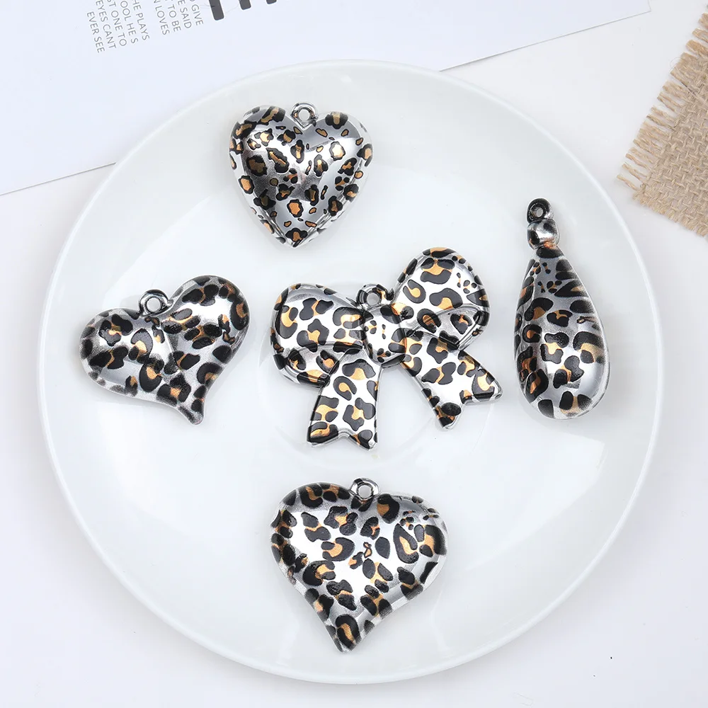 

Cordial Design 40Pcs Bag Hanger Accessories/Hand Made/DIY Leopard Print Charms/Jewelry Findings & Components/Heart Shape #17581