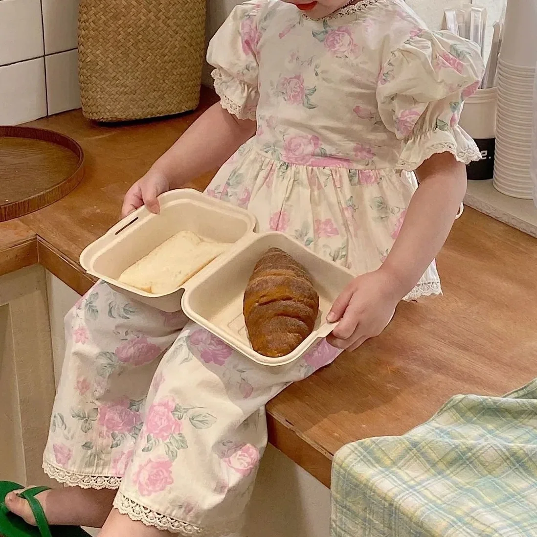 

Short Sleeve Pullover Print Tops Elastic Waist Summer Kids Clothes Menoea Floral Girls Sets Shirt Pants Suit