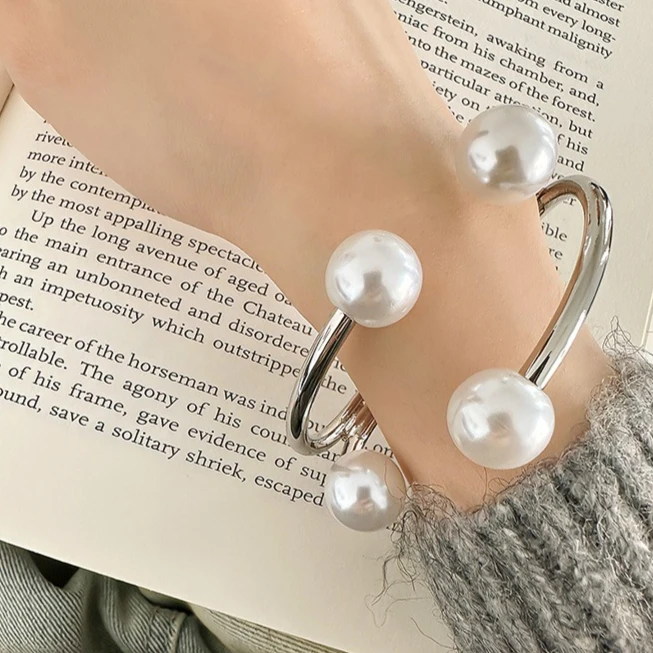 

Chunky Imitation Pearl Open Bangles for Women Asymmetrical Big Pearl Bead Friendship Bracelets Party Jewelry Gifts