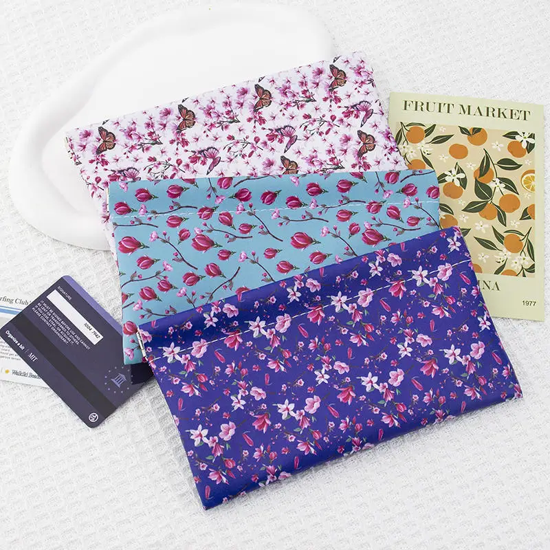 

Floral Patterned Cosmetic Bag with Large Capacity Hand-held Storage Card Zero Wallet Glasses Mobile Phone Makeup Bags