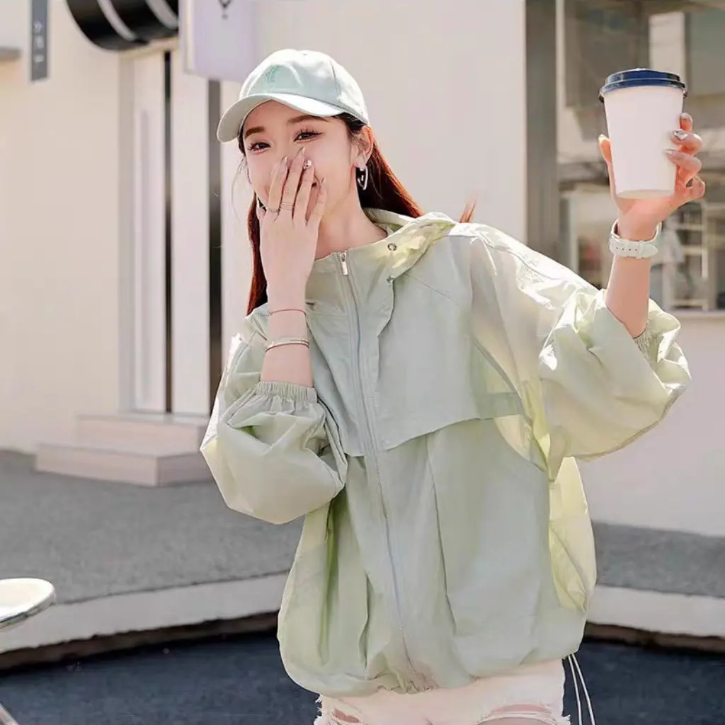 

Women's Loose Comfortable Sun Protection Shirt Lightweight Breathable Hooded Summer Coat Short Style for Outdoor Activities