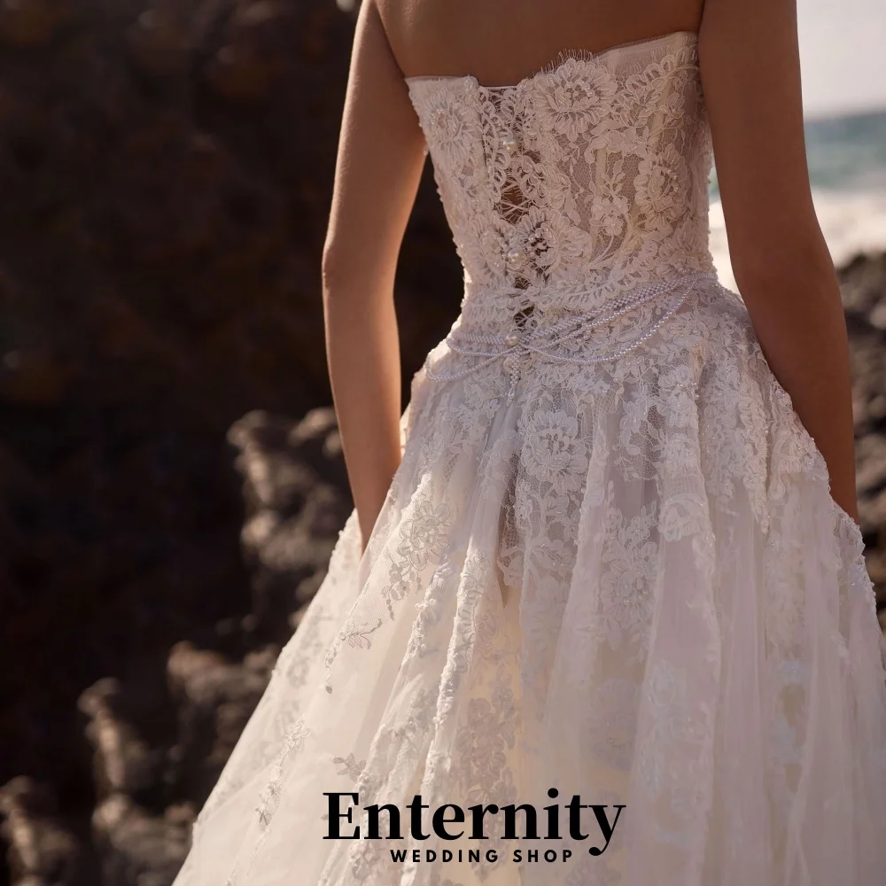 맞춤형 꽃 아플리케 웨딩 드레스 우아한 V넥 민소매 여성용 매력적인 튤 신부 드레스 베스티도스 데 노비아