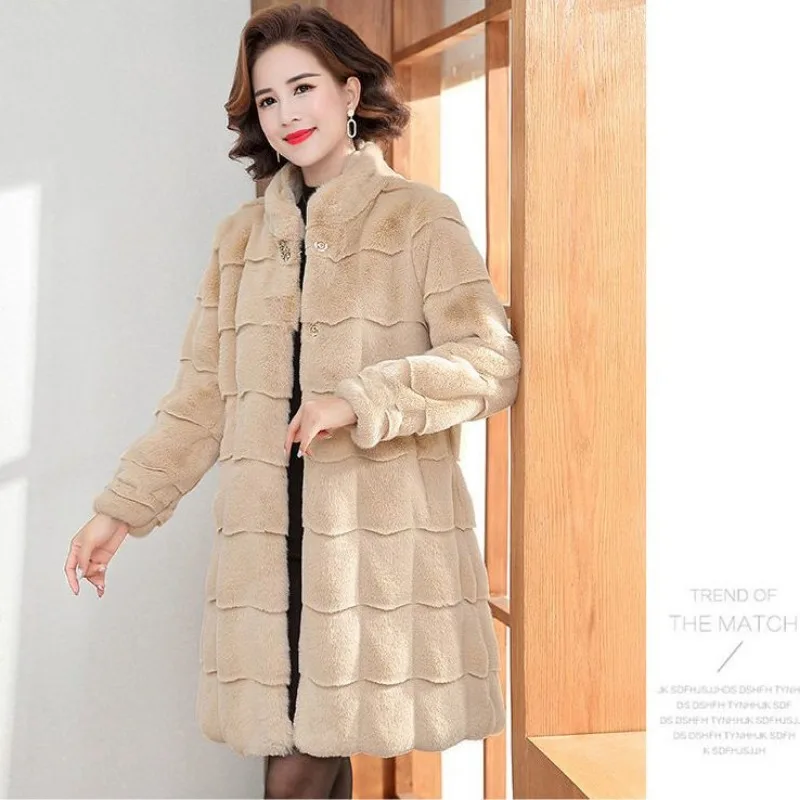 เสื้อโค้ทขนเฟอร์มิงค์เทียมสำหรับผู้หญิง เสื้อโค้ทฤดูหนาว เสื้อผ้าผู้หญิงสุดหรู เสื้อโค้ทขนเฟอร์อันอบอุ่นและสง่างามสำหรับสุภาพสตรี เสื้อแจ็คเก็ตขนเฟอร์ กระดุมเพชร ทันสมัย