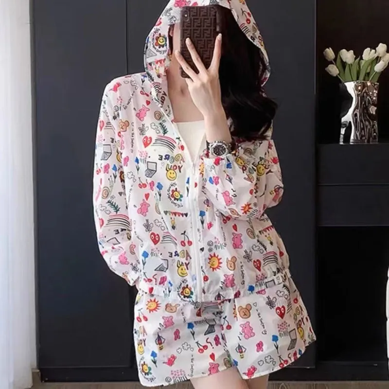 Spring and summer new fashionable printed sunscreen jacket+casual shorts two-piece set trendy
