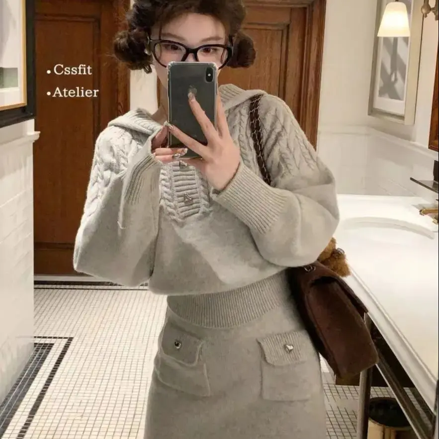 

Korea Fashion Suit Women Autumn Winter New High-End Small Twist Love Button Gray Hooded Sweater Short Skirt Two-Piece Set