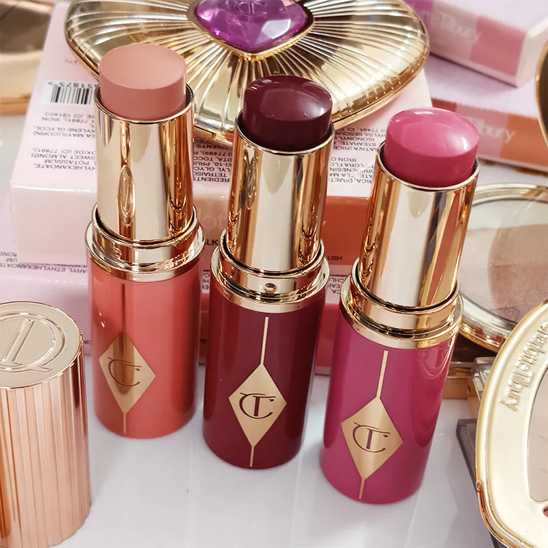 Oferta Imperdível: Blush em Bastão Charlotte Colorido com Efeito Água e Conjunto de 4 Cores de Brilho Labial 5.5ml + Batom + Delineador - Amostra de Cosméticos Tilbury