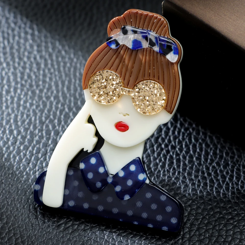 CINDY XIANG Acrylic Wearing Polka Dot Shirt Girl Brooch Fashion Beautiful Lady Pin Acetate Fiber Material New Design 2023
