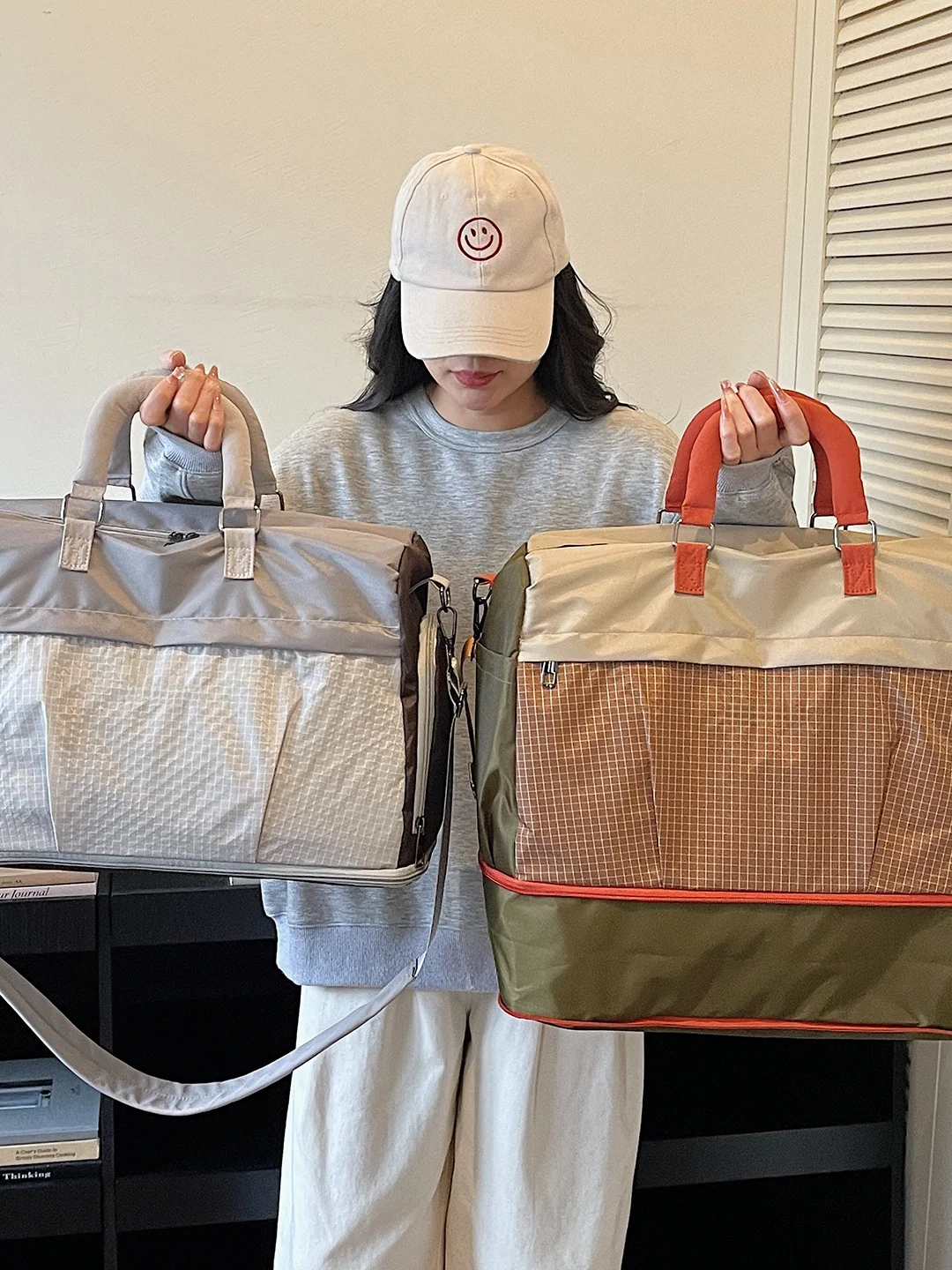 expandable-large-capacity-travel-bag-handheld-fitness-bag-for-men-and-women-short-trip-carry-on-luggage-bag-nylon-material
