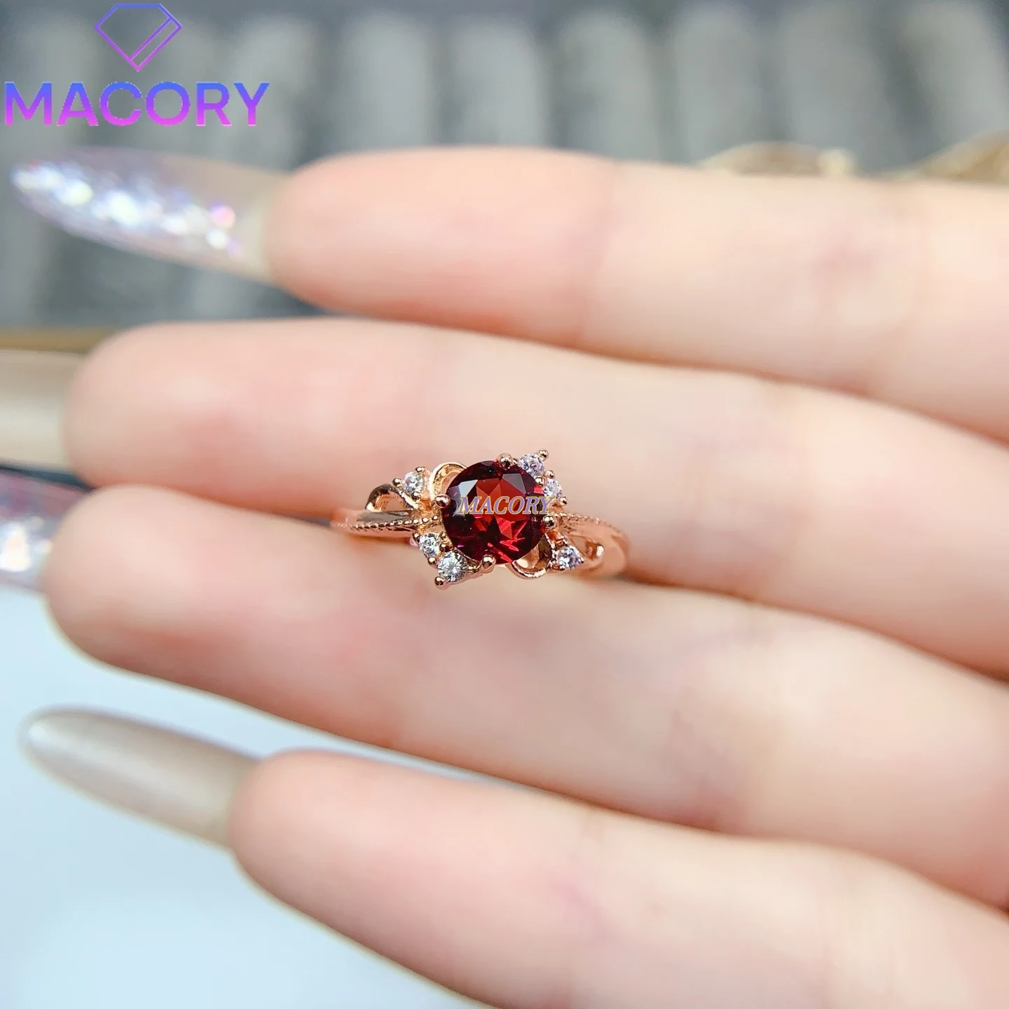 

New natural garnet ring for women made of 925 sterling silver suitable for daily wear and holidays comes with a certificate.