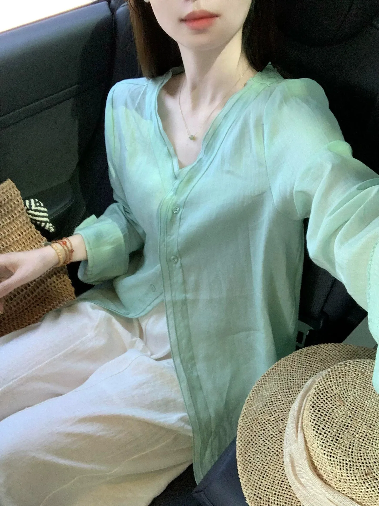 

Green V-Neck Long Sleeve Shirt Jacket Women's Summer High-End Sun Protection Outerwear Fashionable Anti-Aging Top