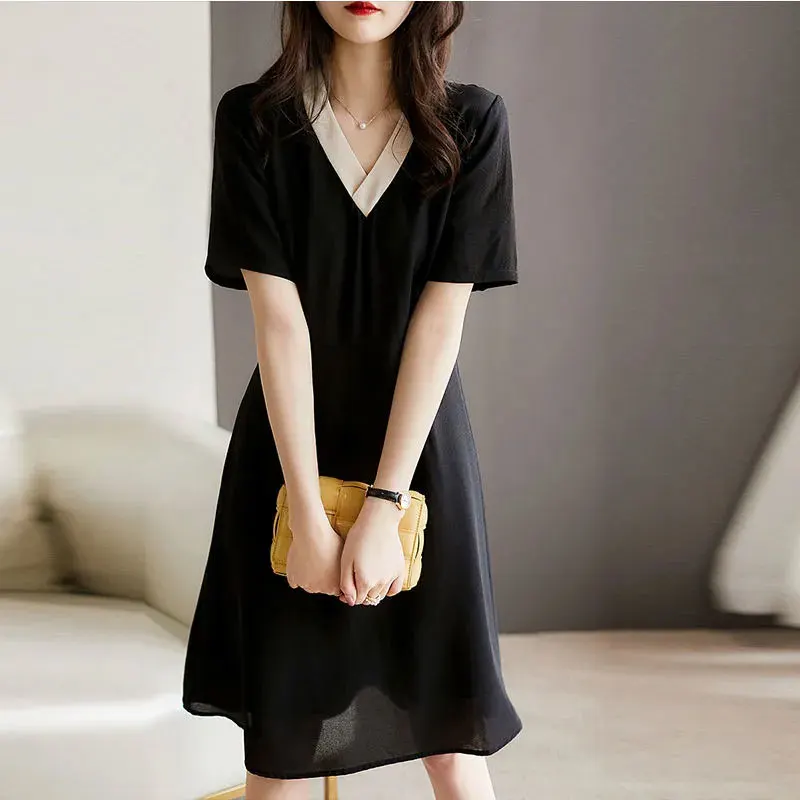 

Basic Spliced Contrasting Colors Dresses Women's Clothing Elegant V-Neck Summer New A-Line Waist Commute Short Sleeve Midi Dress