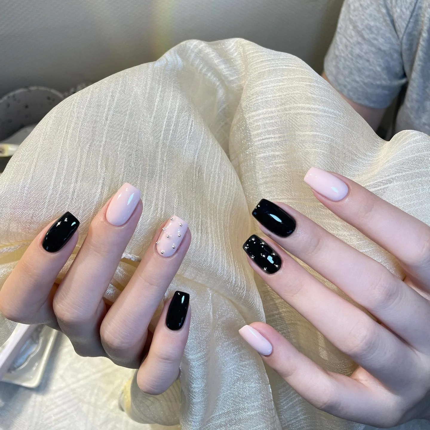 

10 шт., ручная работа Y2K Press on Nails, розовый, черный, металлический дизайн из бисера, короткие, милые, крутые, накладные ногти, носимые советы по дизайну ногтей Spice Girls