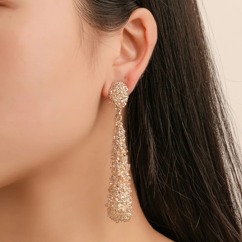 Exaggerated Gold Color Water Drop Earrings For Women Metal Earing Jewelry 2024 Trending New Women\'s Long Relief Frosted Earrings