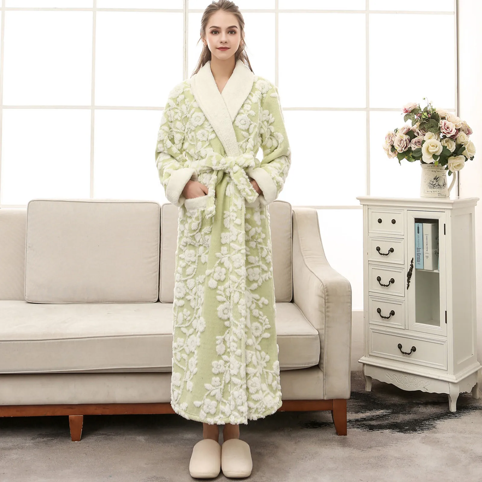 

Autumn Winter Vintage Exquisite Floral Jacquard Flannel Kimono Bathrobe Women's Thicken Warm PlushRobe Pajamas Sleepwear